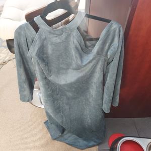 Off shoulder velvet dress